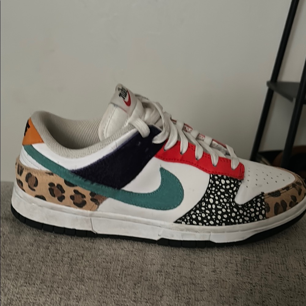 Nike Red and Green Sneakers Vibrant Design